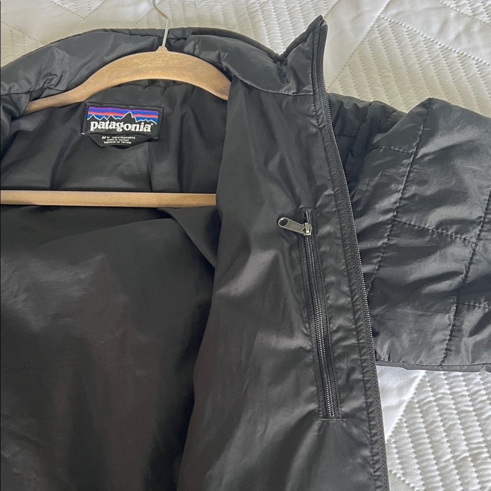 Like New Patagonia Puff Jacket - Picture 3 of 4